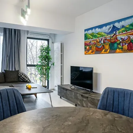 Apartment Charming Oasis