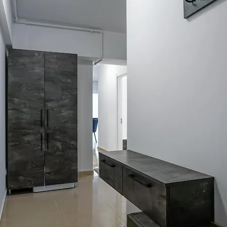 Charming Oasis Apartment Bucharest
